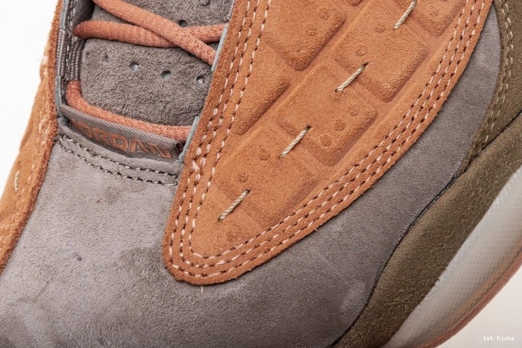 Low Retro 13 Stone Sepia  Jordan Clot AT3102-200 0101